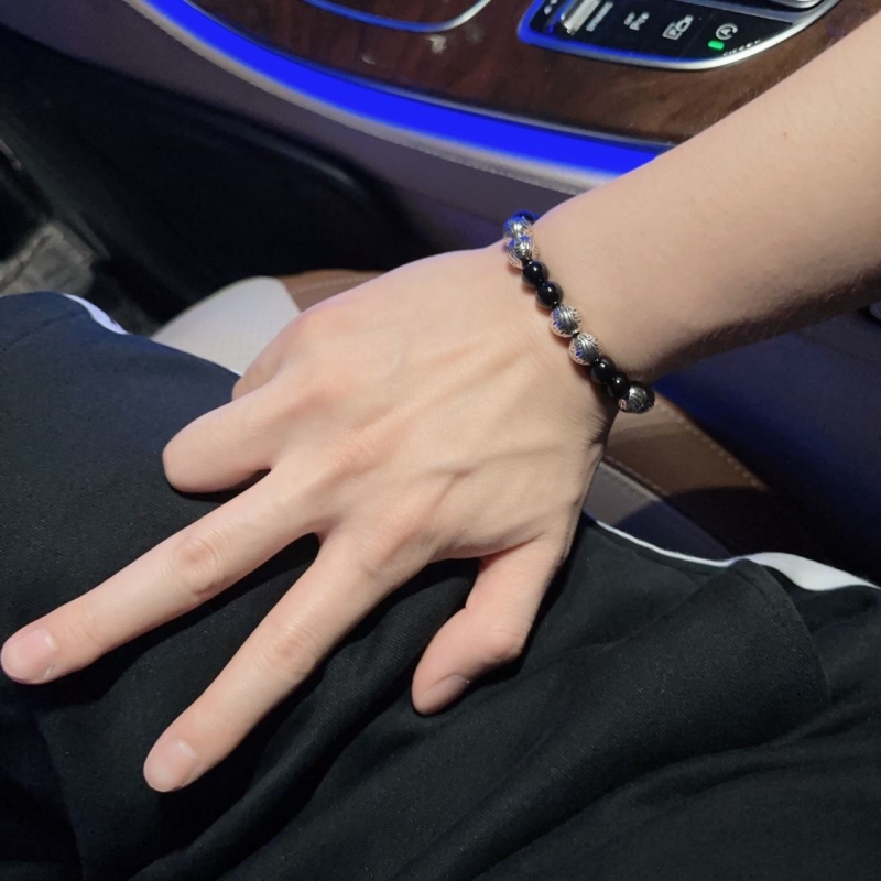 chr1st1an D10r bracelets